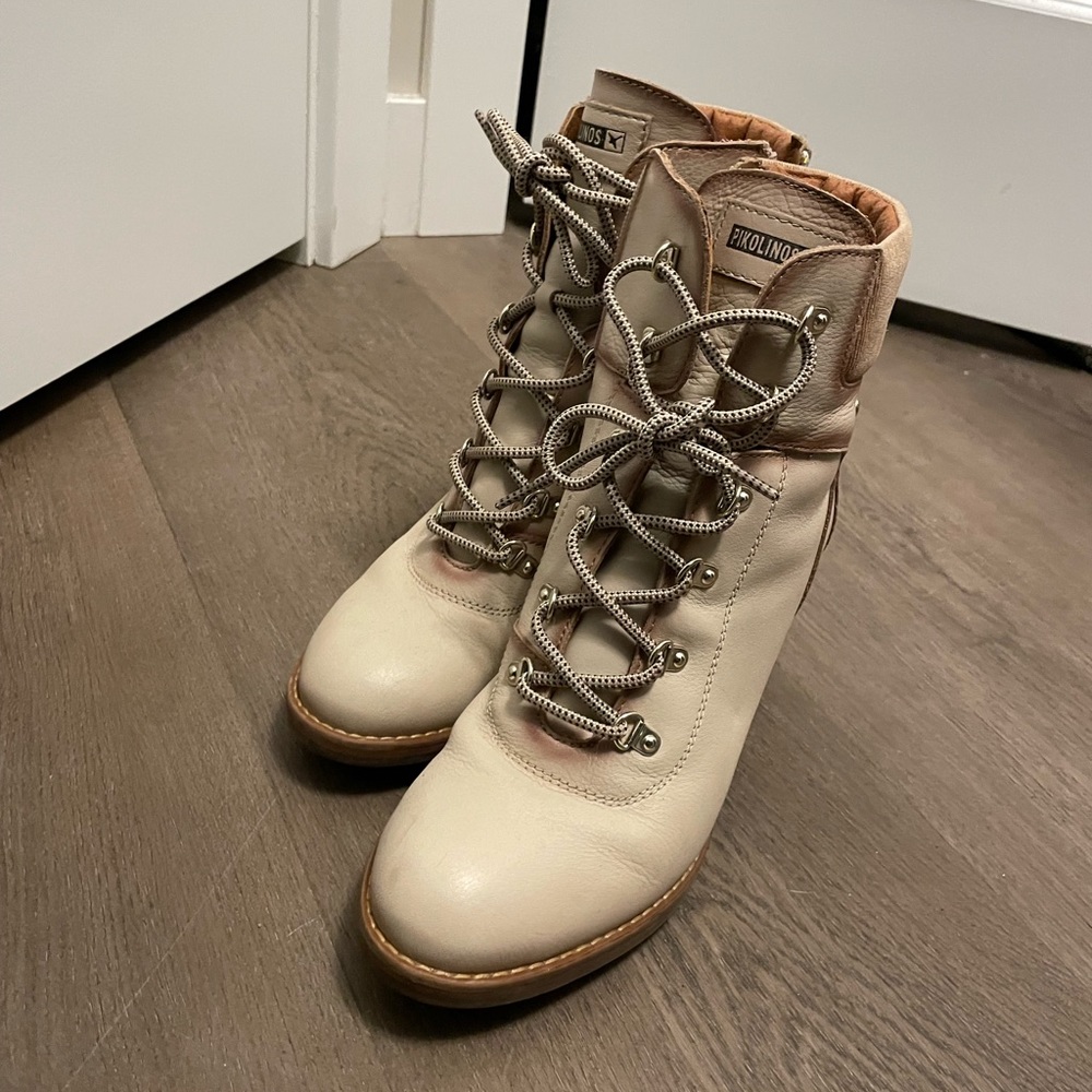 Stylish Beige Leather Ankle Boots